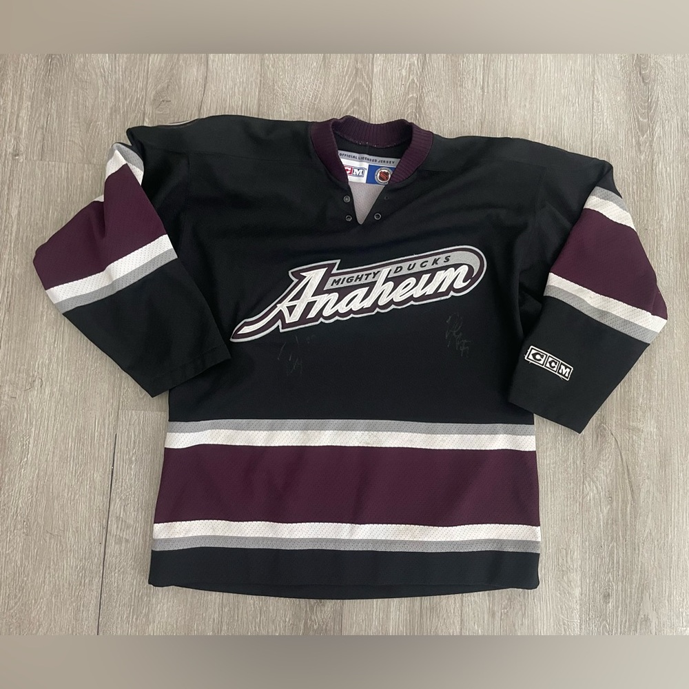 Vintage CCM Anaheim Mighty Ducks Black Alternate Jersey Youth L/XL